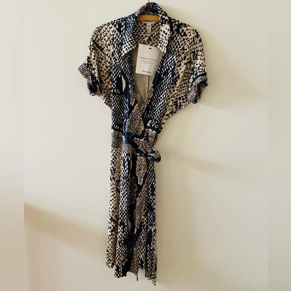 DVF Silk Snakeskin Animal Print Wrap Dress Size 14